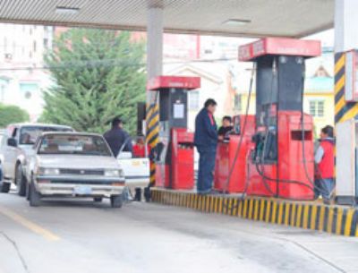 Gobierno advierte con intervención de surtidores si dejan de operar 