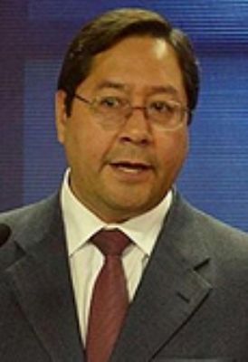 Funcionarios públicos recibirán bono anual de hasta 1000 bolivianos Funcionarios públicos recibirán bono anual de hasta 1000 bolivianos