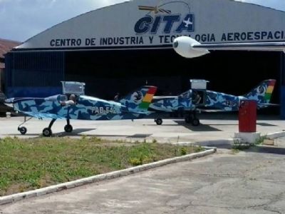 Cae aeronave de la Fuerza Aérea Boliviana en Santa Cruz y mueren sus ocupantes