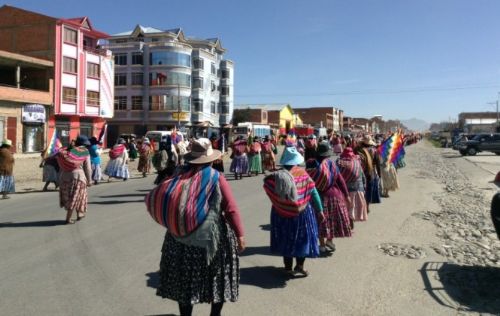 9 mil campesinos marchistas llegan hoy a La Paz pidiendo va asfaltada a la frontera