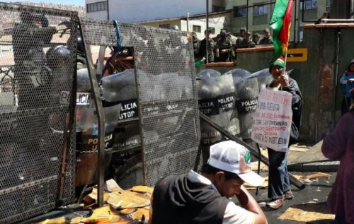 Insólito: Gobierno acusa a discapacitados de querer tomar el Palacio de Gobierno