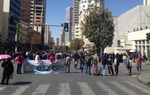 Cerca de 1.000 trabajadores de Enatex inician protestas para no quedar sin trabajo