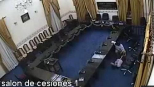 Iglesia pide indagar pederastia también al interior del Gobierno boliviano