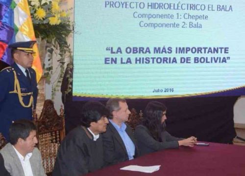 Evo Morales firma contrato de estudio a diseo final para el proyecto El Bala