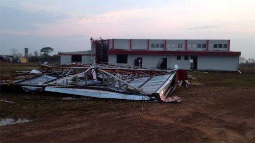Fuertes vientos ocasionan daños y cierre de 3 meses del Aeropuerto de Guayaramerín