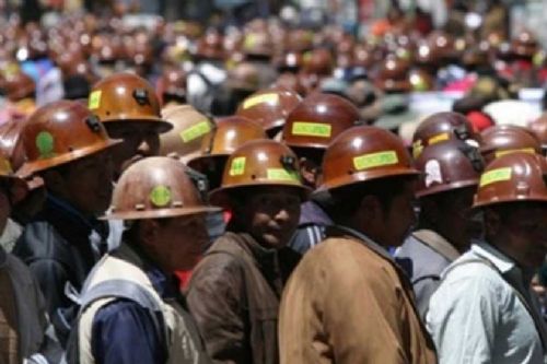 Cooperativistas mineros tendrían 31 contratos firmados con empresas privadas