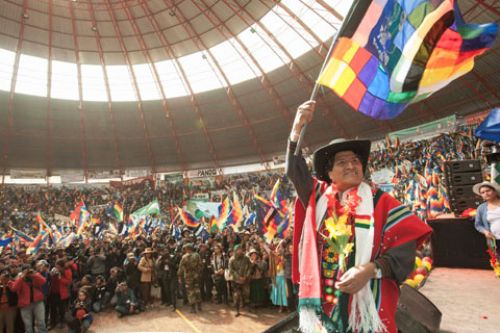 Cocaleros proclaman a Evo Morales como candidato revolucionario para las próximas elecciones
