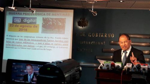 Cooperativista detienen a Viceministro Rodolfo Illanes porque estaba armado