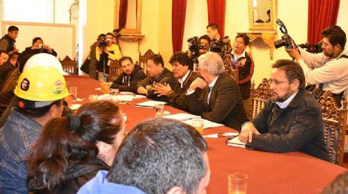 COB revela que Evo Morales comprometió pago de segundo aguinaldo cuando negociaban incremento salarial