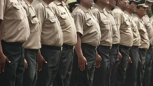 Policía boliviana ordenará a sus agentes gordos ponerse en forma