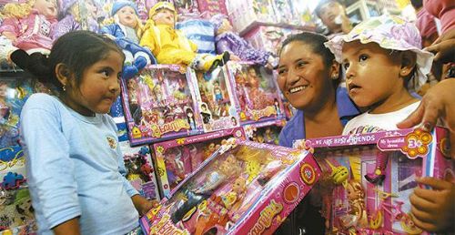 Pap Noel viene de China: Juguetes chinos copan el 86% de navidad boliviana