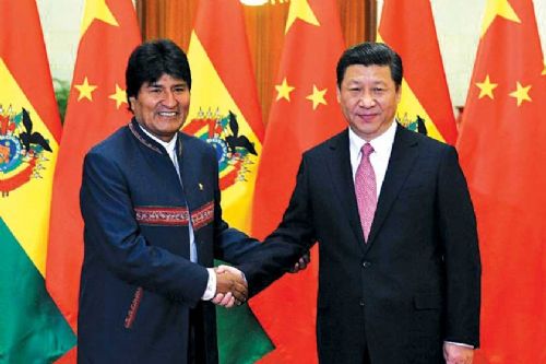 Gobierno boliviano adjudicó a empresas chinas obras por 2.000 millones de dólares