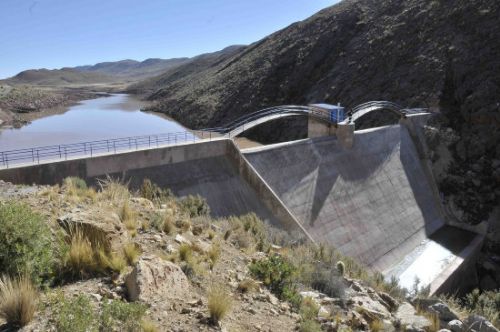 Gobierno anuncia inversión de 140 millones de dólares en presas y represas