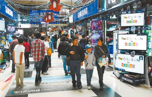 Gobierno eleva arancel de importación hasta en 15% para equipos electrónicos