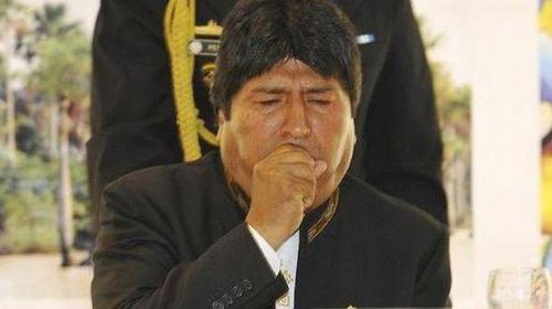 Cinco médicos bolivianos intentaron curar a Evo Morales sin éxito, por eso se fue a Cuba