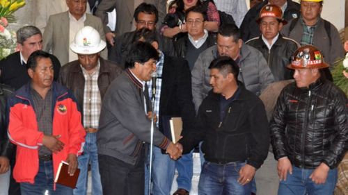 Evo Morales anuncia que salario básico sube 7% y el mínimo se incrementa a Bs 2.000