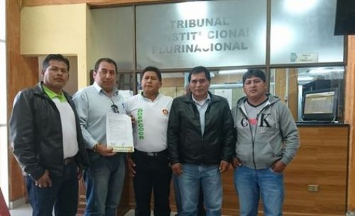 Cocaleros de Yungas presentan amparo para anular ampliación de cultivos de coca en Chapare