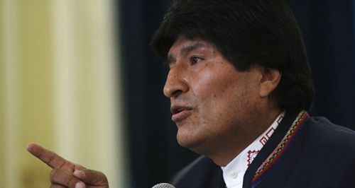 Evo Morales les dice a los opositores que vayan a investigar a su abuela!