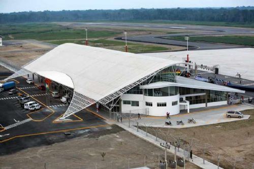 Tres empresarios están prófugos por irregularidades en la construcción del Aeropuerto de Chimoré