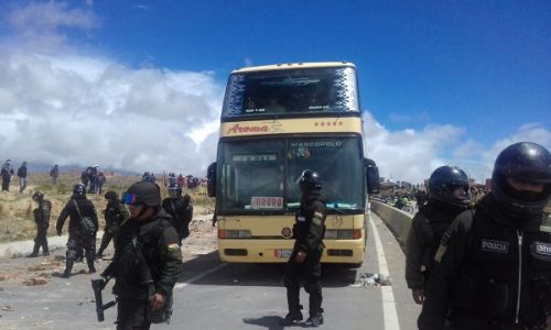 Gobierno advierte con detener a bloqueadores y decomisar vehículos