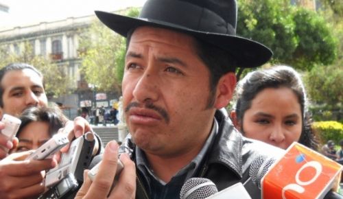 Gobernador de Chuquisaca reconoce que prefiere ser llunku de Evo que del imperio