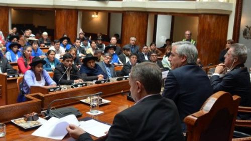 De 166 asamblestas, nicamente 67 son profesionales, los dems son dirigentes sociales 