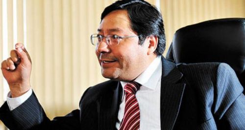 Exministro de Economía, Luis Arce es el nuevo director de YPFB transporte