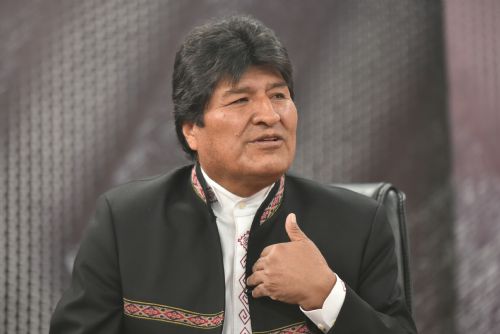Evo Morales dice que el pueblo lo empuja a la repostulación, que él no quiere volver a ser presidente