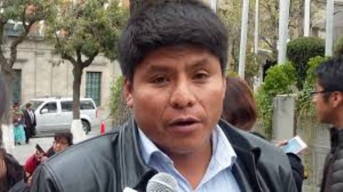 El senador Leonardo Loza dice que los primeros en vacunarse serán el presidente Arce, el vicepresidente Choquehuanca y legisladores