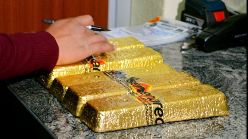 En Viru Viru retienen cuatro maletas con 189 kilos de oro, tenían destino a Dubai