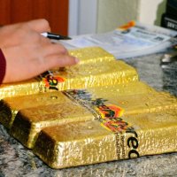 En Viru Viru retienen cuatro maletas con 189 kilos de oro, tenían destino a Dubai