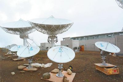 Técnicos bolivianos empiezan a operar el satélite Túpac Katari
