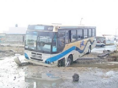 Carreteras hacia Yungas en mal estado por lluvias y en Santa Cruz causan crecidas de ríos