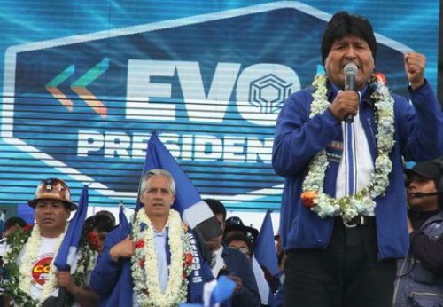 Evo Morales anuncia que usará a funcionarios públicos para campaña electoral del MAS