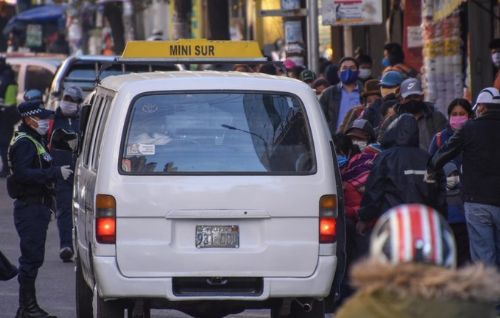 En La Paz 108 vehículos sancionados por incumplir medidas de bioseguridad tras flexibilización de la cuarentena