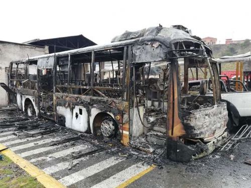 Fiscalía libera de culpa a los últimos tres implicados en la quema de los buses PumaKatari